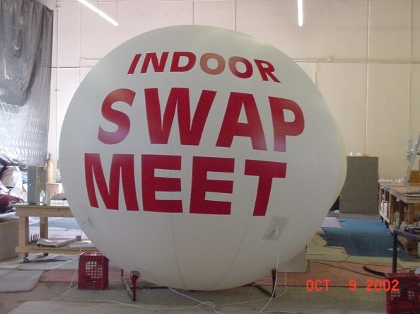 White Red Helium Indoor Swap Meet Sphere